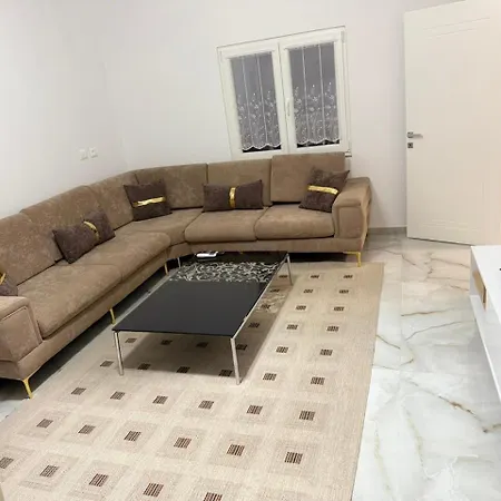 Qelia Apartament *
